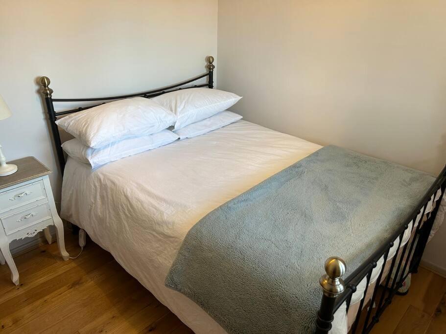 Cosy 2 Bed, Home From Home Haddenham  Zewnętrze zdjęcie