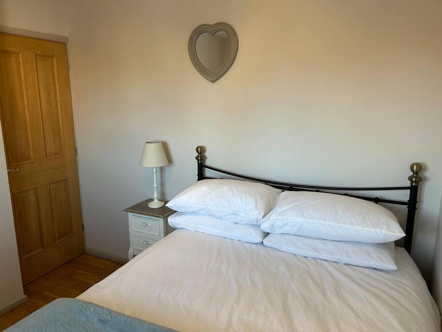 Cosy 2 Bed, Home From Home Haddenham  Zewnętrze zdjęcie