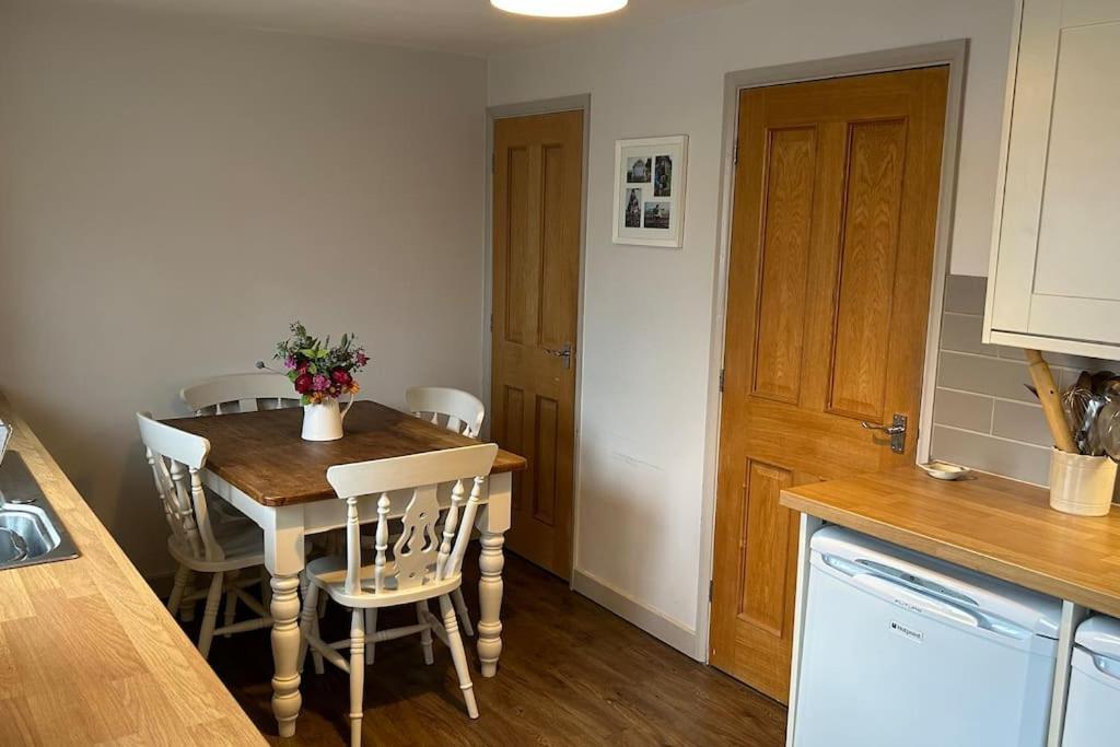 Cosy 2 Bed, Home From Home Haddenham  Zewnętrze zdjęcie